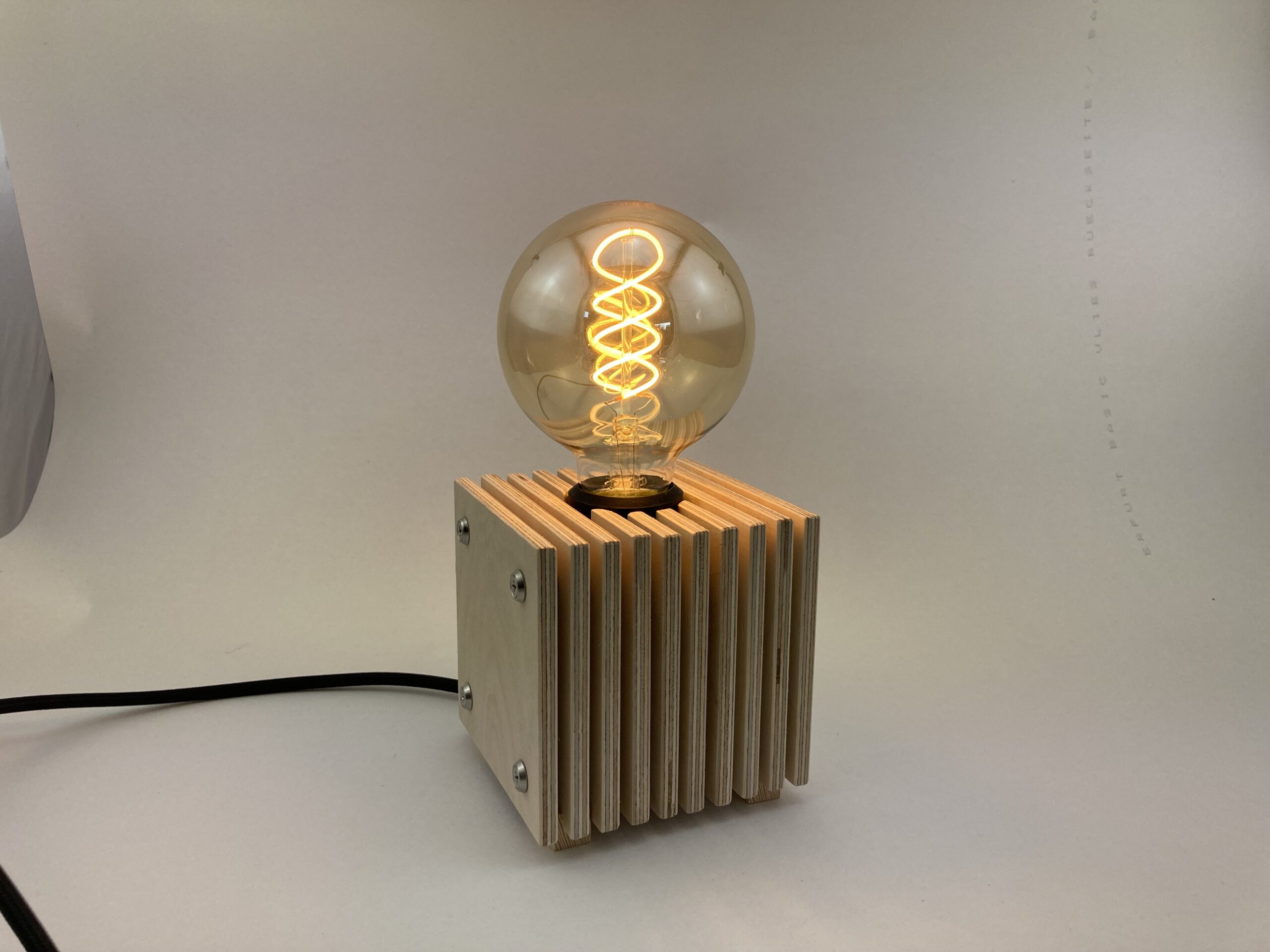 Klotz_Ply_gold_schwarz1